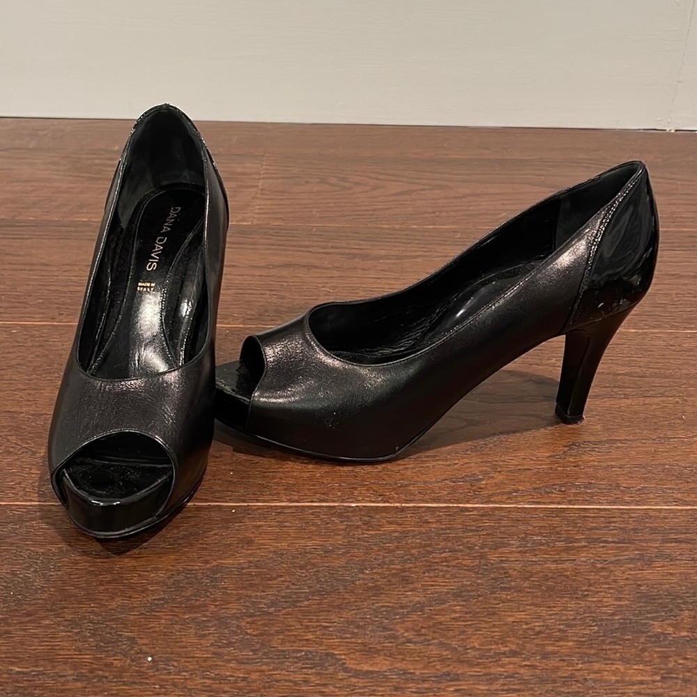 Dana Davis Women’s Black Peep Toe Heels Size 8.5